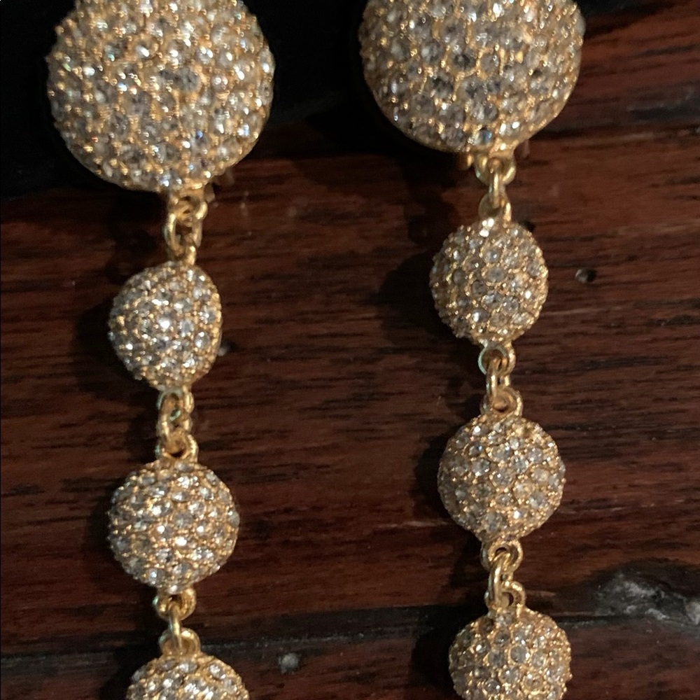 VINTAGE CLIP GOLD AND RHINESTONE TEIRED EARRING